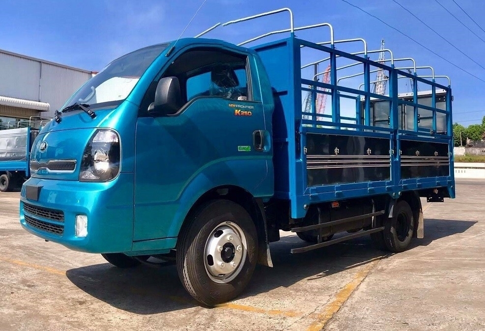 Xe tải KIA Frontier K250 - Thùng mui bạt - Tải 1490kg / 2490kg- Thùng dài 3,5m