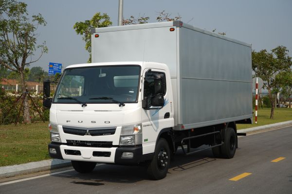 Xe tải Fuso Canter TF7.5 - Thùng kín - Tải 3.49 tấn