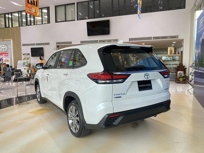 Toyota Innova Cross HEV