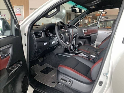 Toyota Fortuner Legender 2.4 AT Dầu 4x2