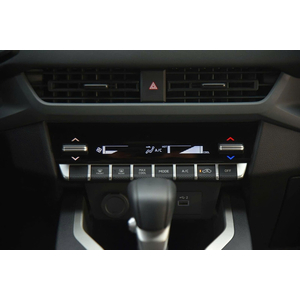 Mitsubishi Xforce GLX