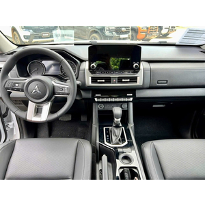 Mitsubishi Triton 2WD AT Premium