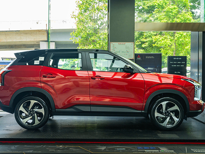 Mitsubishi Xforce Ultimate (2 Tone)