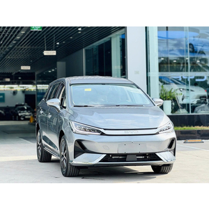 BYD M6