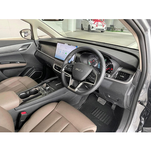 BYD M6