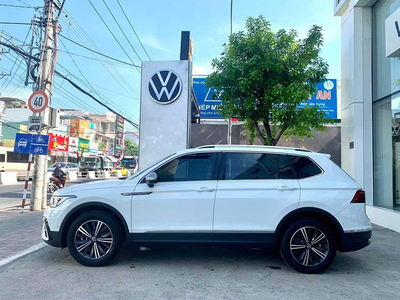 Volkswagen Tiguan Tiêu Chuẩn