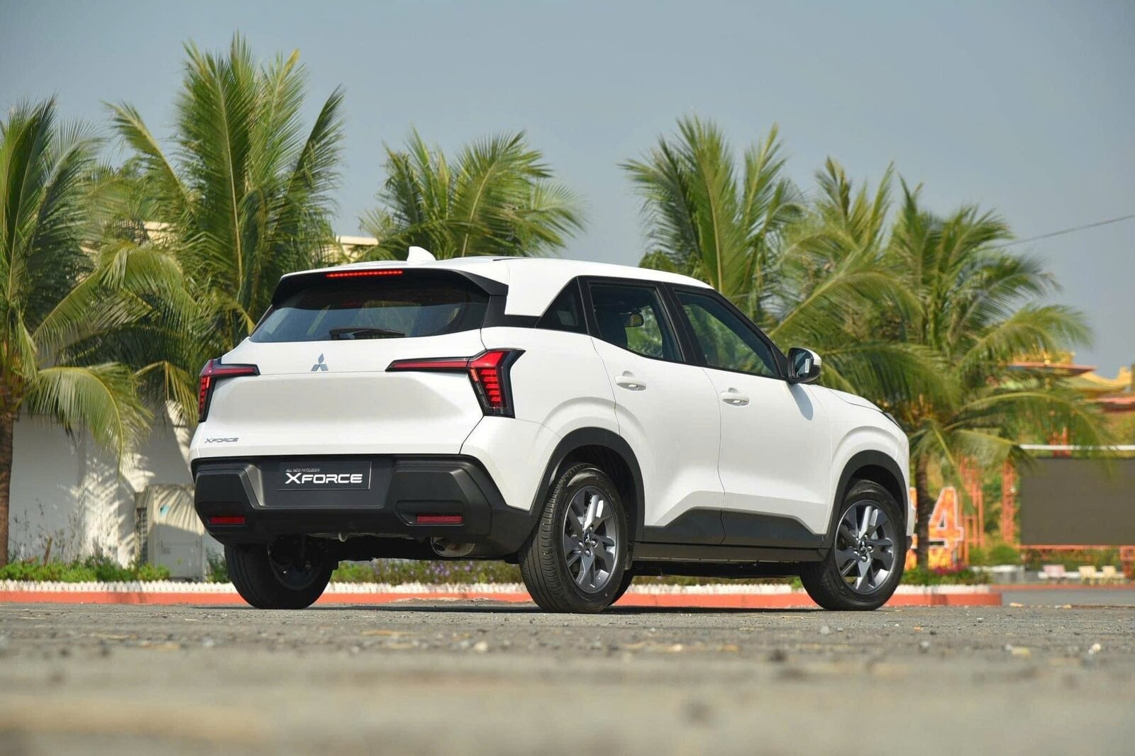 Mitsubishi Xforce GLX