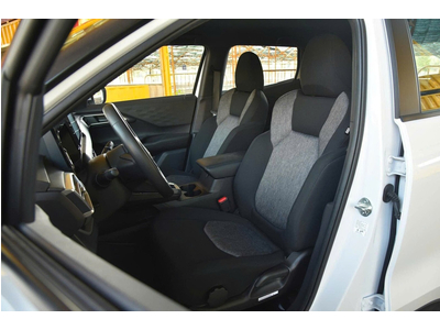 Mitsubishi Xforce GLX