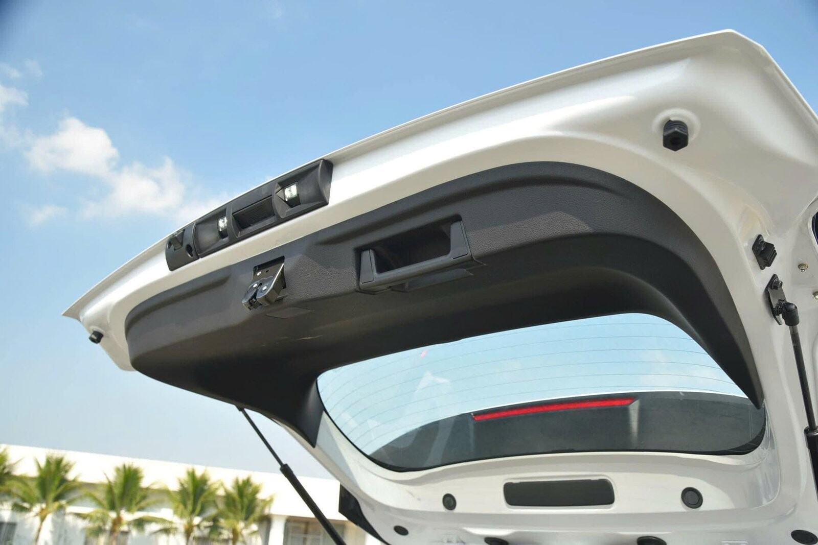 Mitsubishi Xforce GLX