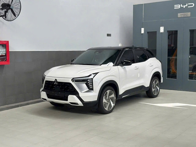Mitsubishi Xforce Ultimate (2 Tone)