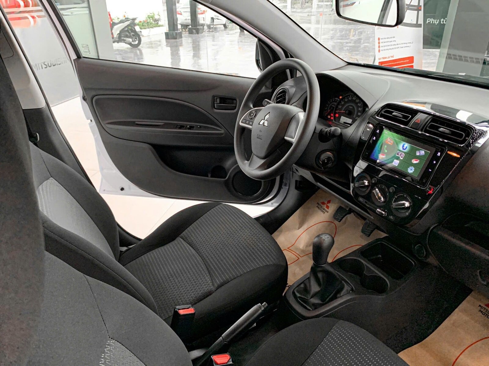 Mitsubishi Attrage MT