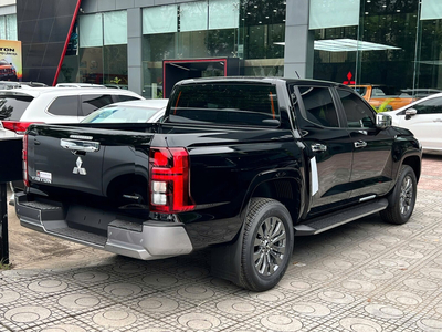 Mitsubishi Triton 2WD AT Premium