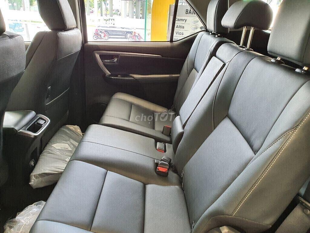 Toyota Fortuner Legender 2.7 AT Xăn 4x4