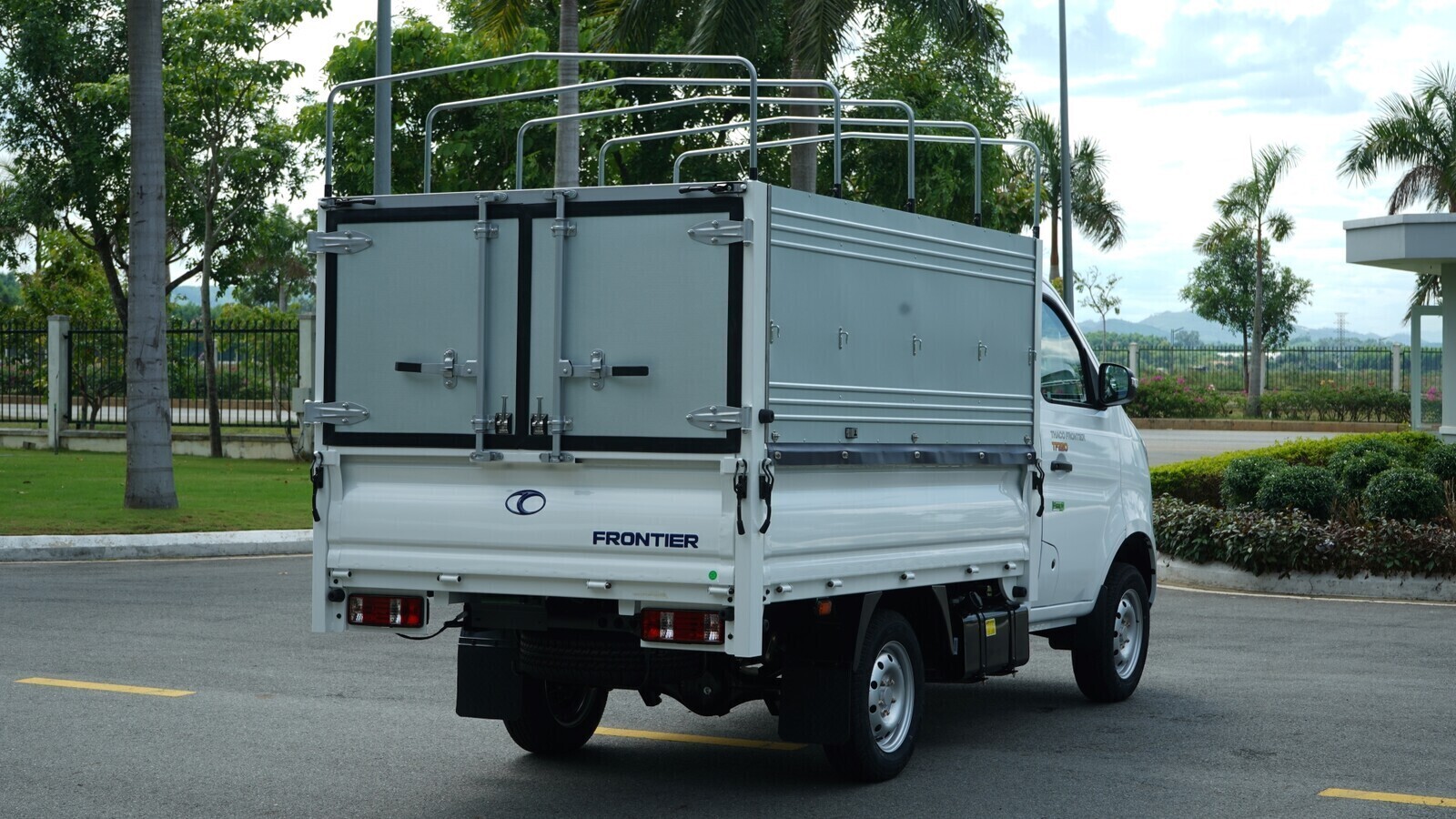 THACO FRONTIER TF220 - THÙNG MUI BẠT - TẢI TRỌNG 990KG