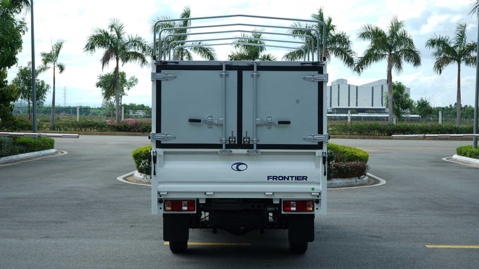 THACO FRONTIER TF220 - THÙNG MUI BẠT - TẢI TRỌNG 990KG