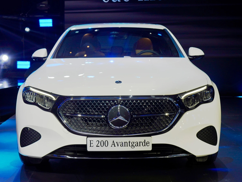 Mercedes Benz E200 Avantgarde V1