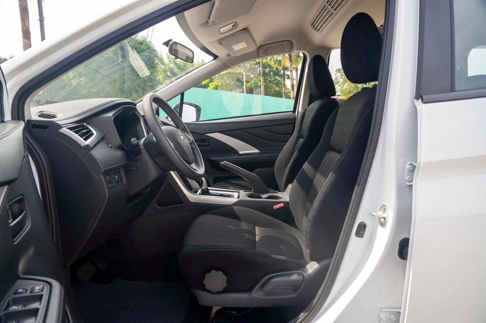 Mitsubishi Xpander AT