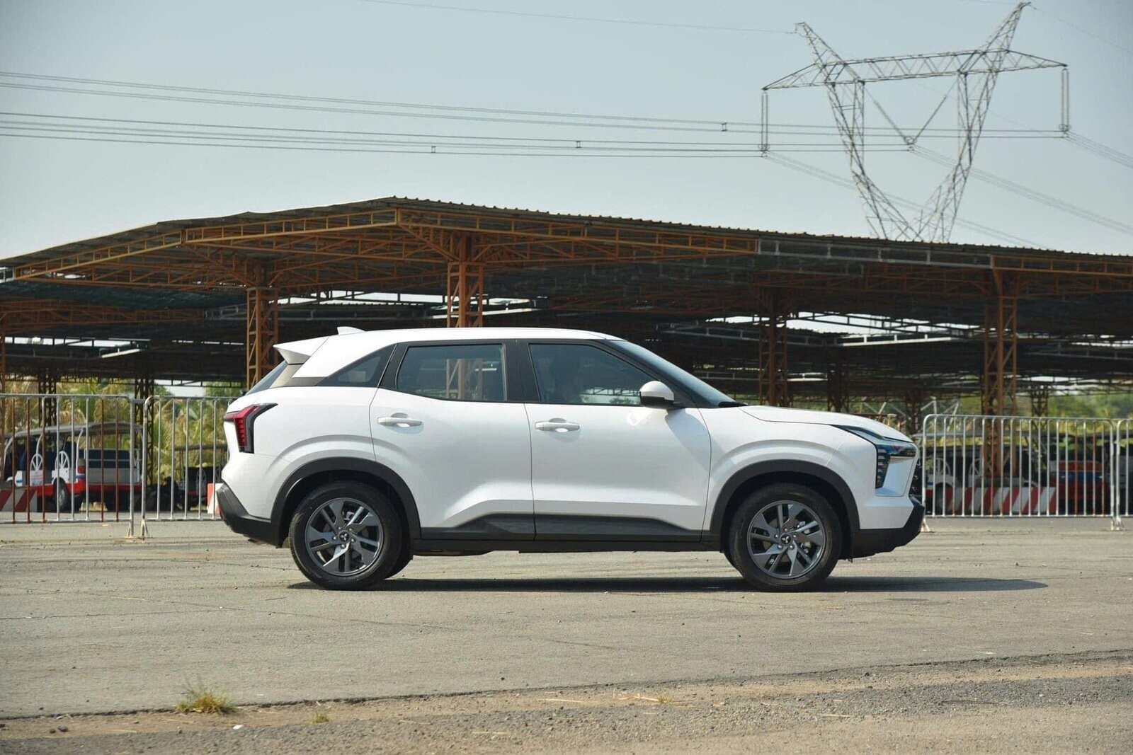 Mitsubishi Xforce GLX