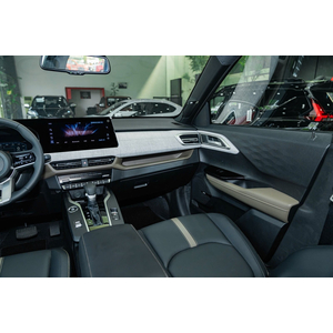 Mitsubishi Xforce Ultimate (2 Tone)