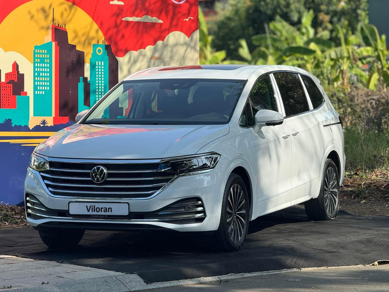 Volkswagen Viloran Premium