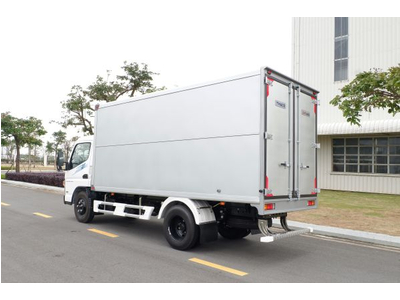 Xe tải Fuso Canter TF4.9 - Thùng kín - Tải 2 tấn