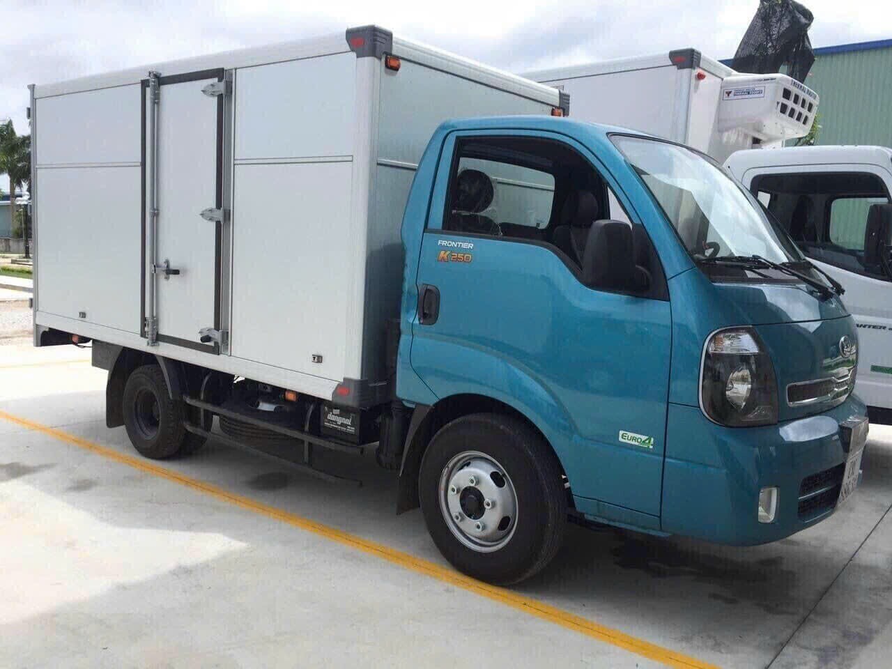 Xe tải KIA Frontier K250 - Thùng kín - Tải 1490kg / 2490kg- Thùng dài 3,5m