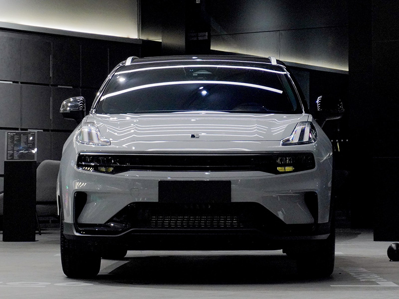 Lynk & Co 06