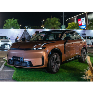 Lynk & Co 08 Pro