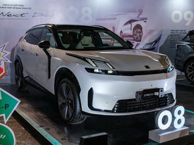 Lynk & Co 08 Pro