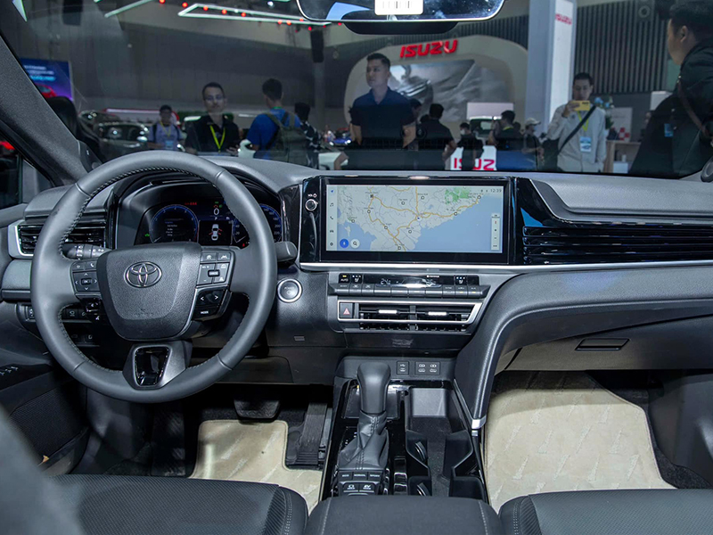 Toyota Camry HEV MID