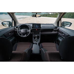 Toyota Avanza Premio MT