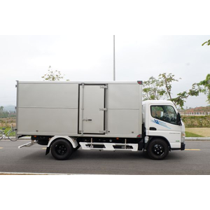 Xe tải Fuso Canter TF4.9 - Thùng kín - Tải 2 tấn