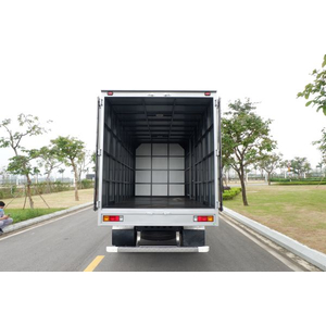 Xe tải Fuso Canter TF4.9 - Thùng kín - Tải 2 tấn