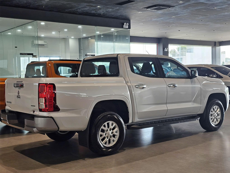 All-New Mitsubishi Triton 2WD AT GLX