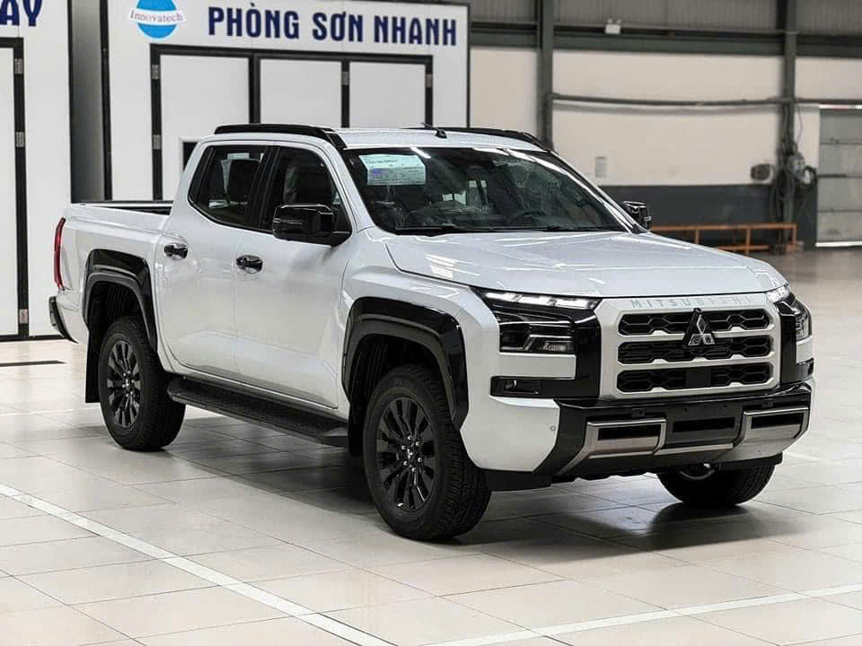 Mitsubishi Triton 4WD AT Athlete