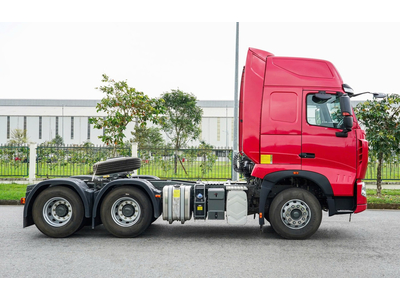 XE ĐẦU KÉO HOWO SINOTRUK T7H 6X4 CẦU LÁP