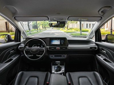 Hyundai Stargazer Tiêu Chuẩn