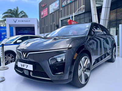 VinFast VF7 Eco
