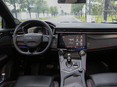 Lynk & Co 05