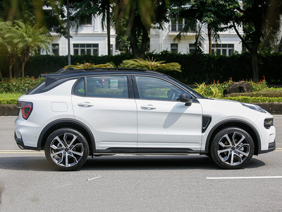 Lynk & Co 01