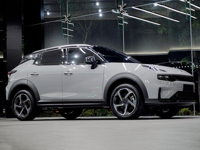 Lynk & Co 06