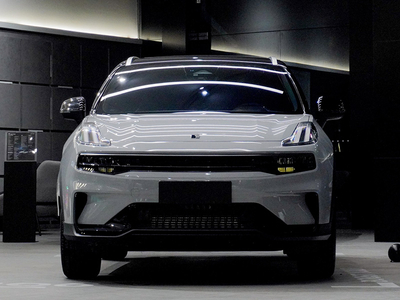 Lynk & Co 06
