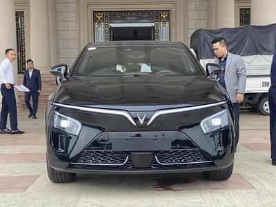VinFast VF7 Eco