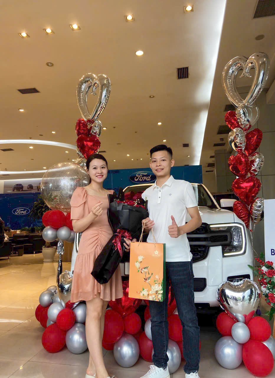 Hình ảnh khách hàng Ford Long Biên