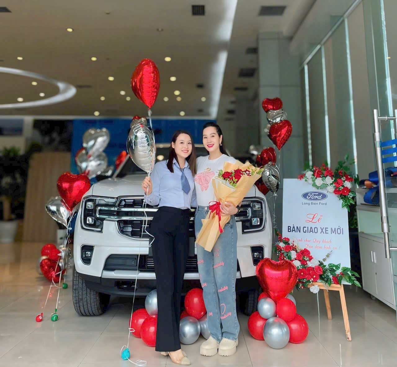Hình ảnh khách hàng Ford Long Biên