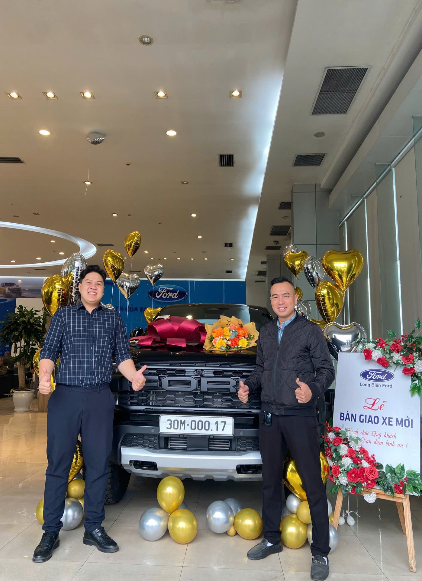 Hình ảnh khách hàng Ford Long Biên