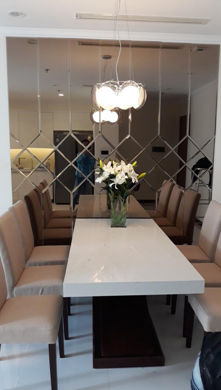 Kính Trang Trí Bàn Ăn