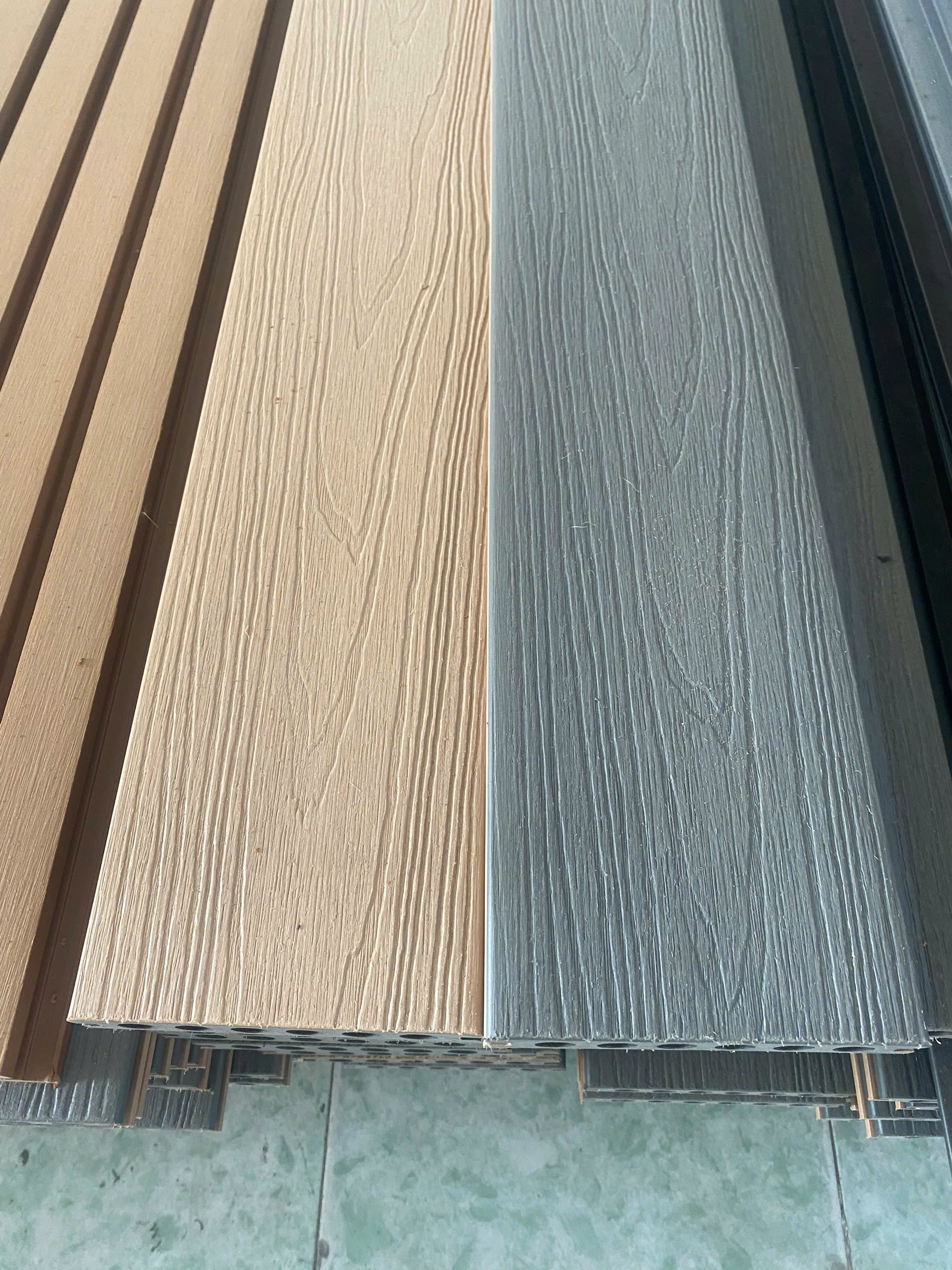 Sàn gỗ ngoài trời CEX-D140H24 - Dòng 2 lớp cao cấp LỖ TRÒN NHỎ