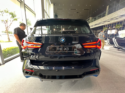 BMW iX3 2024