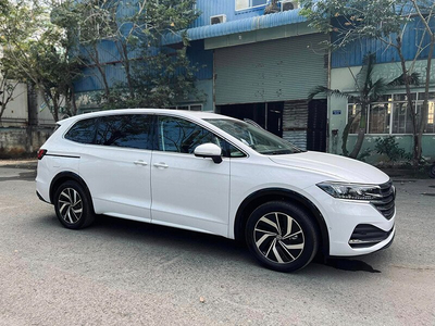 Volkswagen Viloran Premium 2025